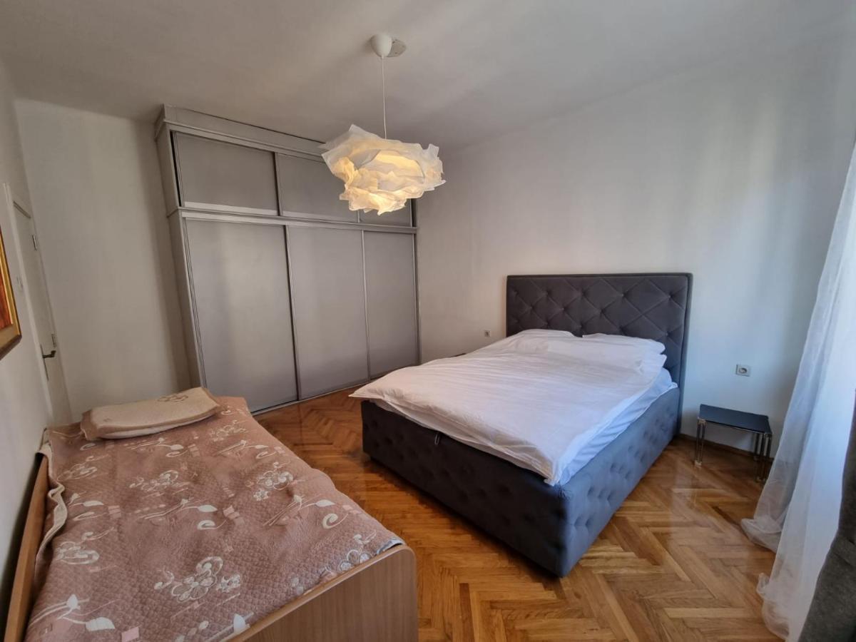 Ferienwohnung Right In The Heart Of Podgorica! Exterior foto